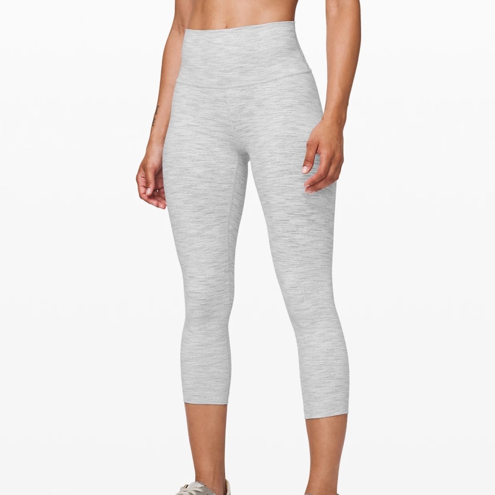 Lululemon wonder under crop 21”